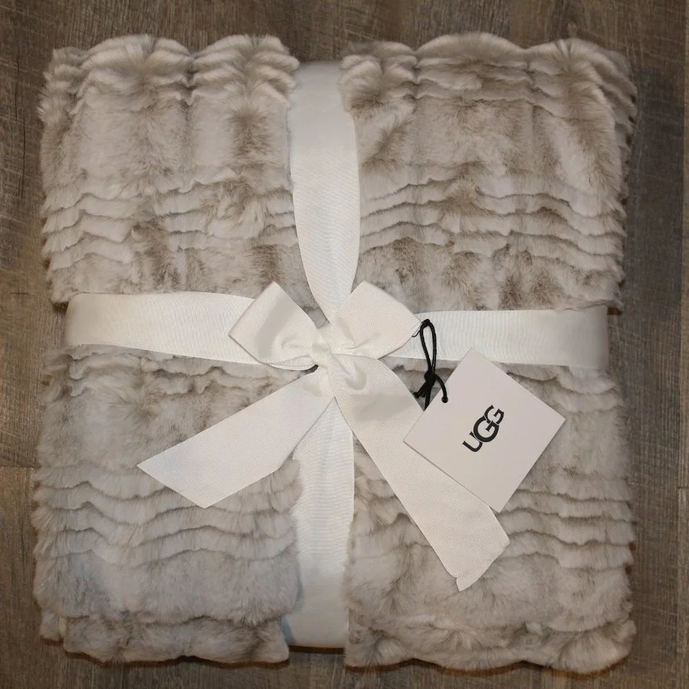 NWT UGG MARLI PLUSH 50 X 70‎ THROW BLANKET GRAY